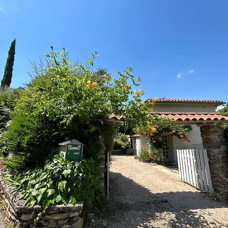 De Charme Avec Terrasse, Wi-fi Et Equipement Bebe - Fr-1-496-125 * Chagnon